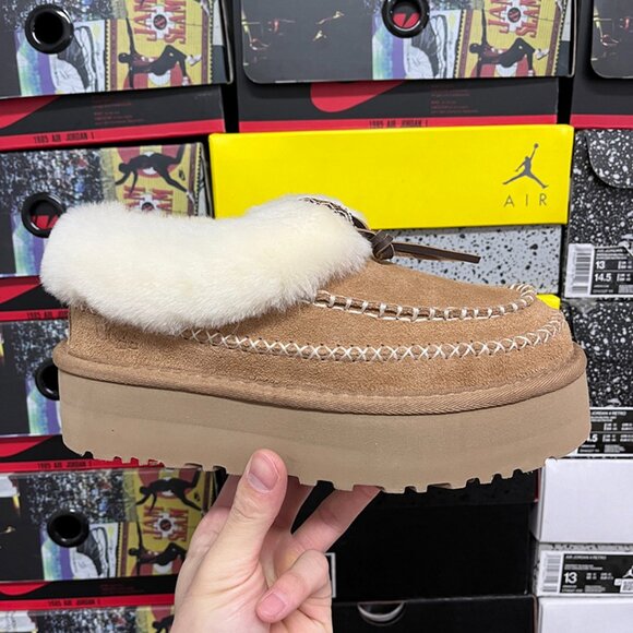 Womens UGG Brown Suede Boots - Picture 1 of 9